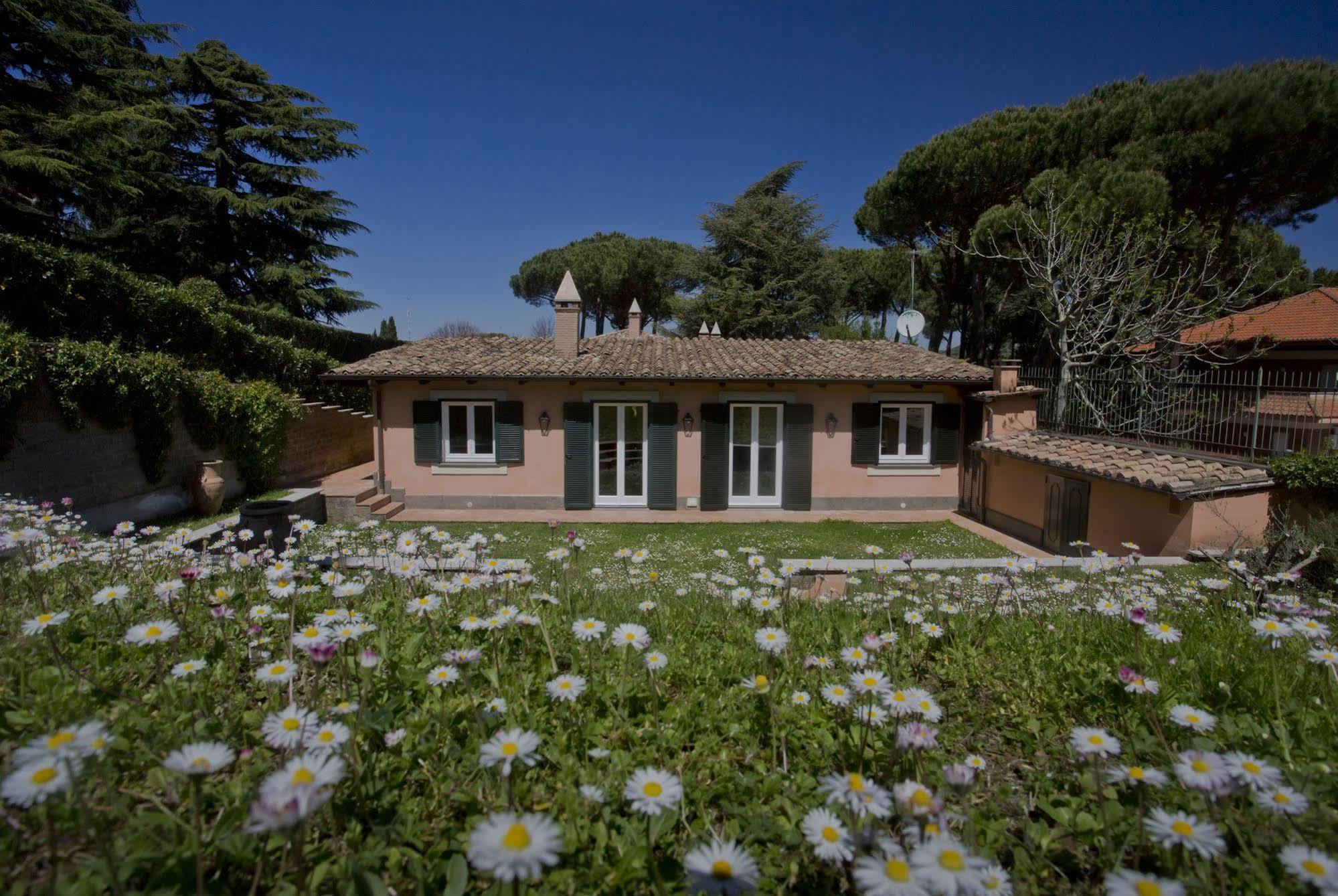 Via Pierre Villa Ciampino Exterior photo